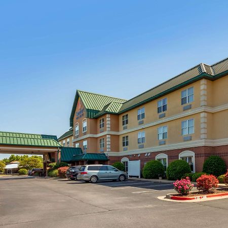 Comfort Inn & Suites Fayetteville-University Area Esterno foto