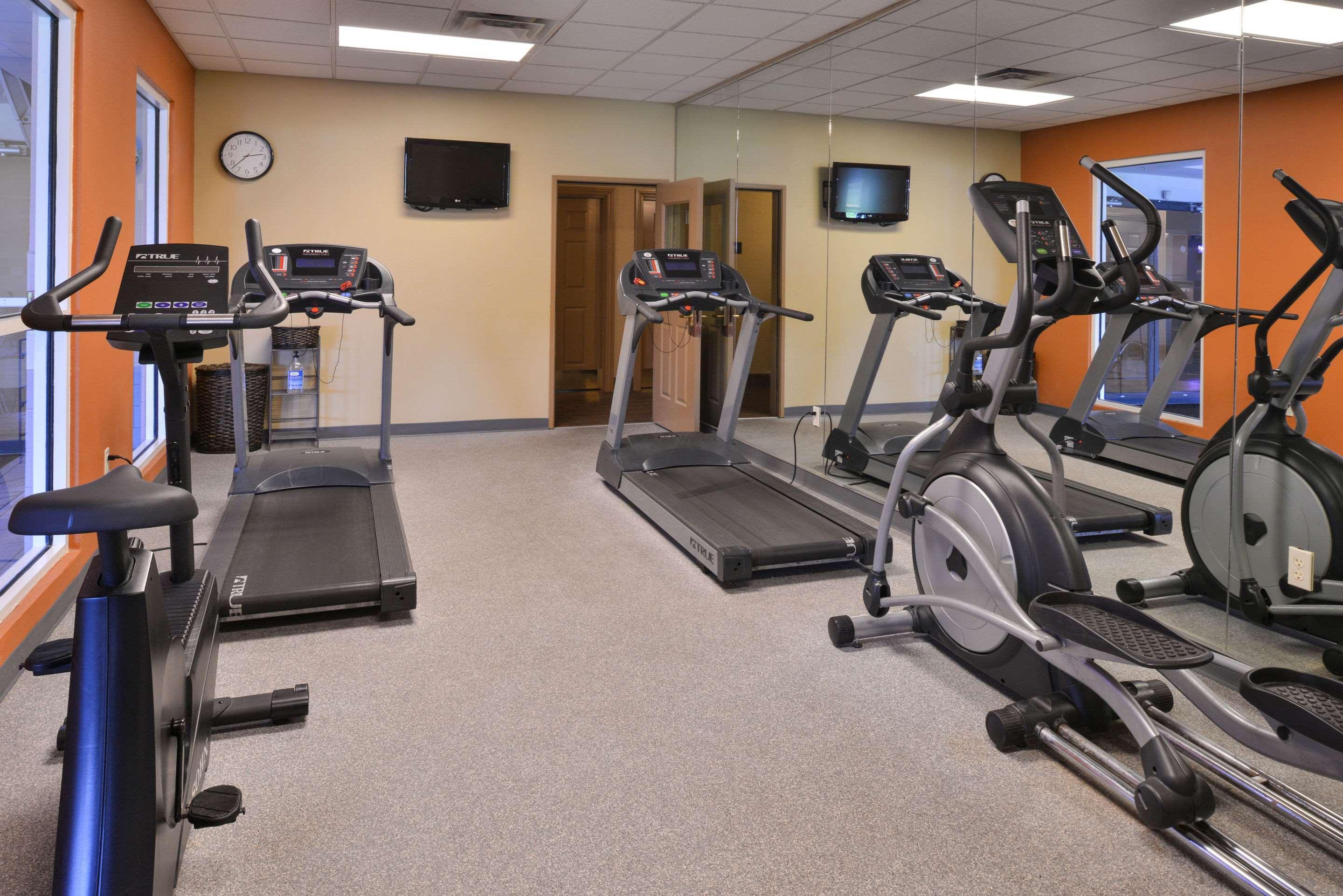 Comfort Inn & Suites Fayetteville-University Area Esterno foto