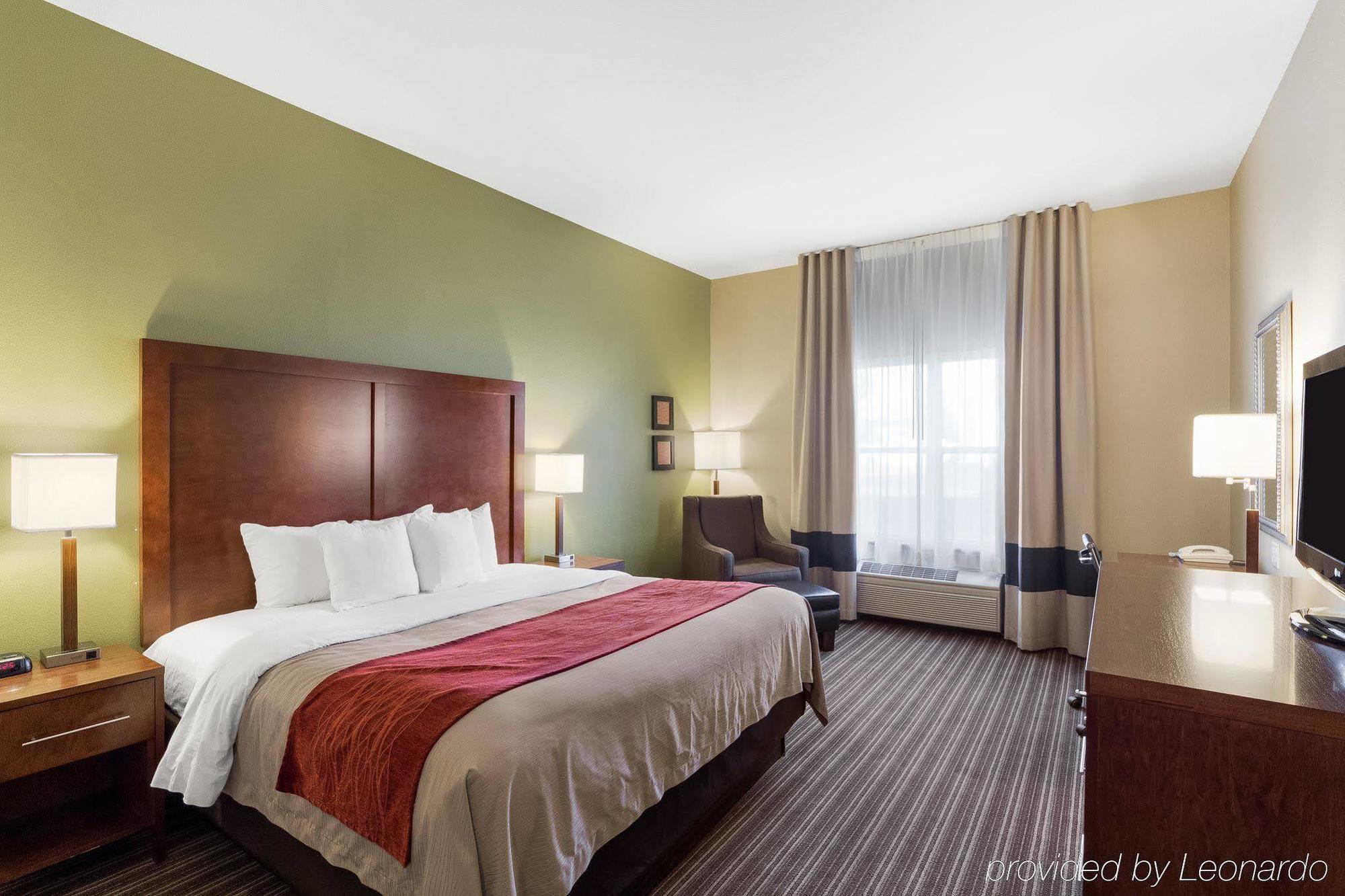 Comfort Inn & Suites Fayetteville-University Area Esterno foto