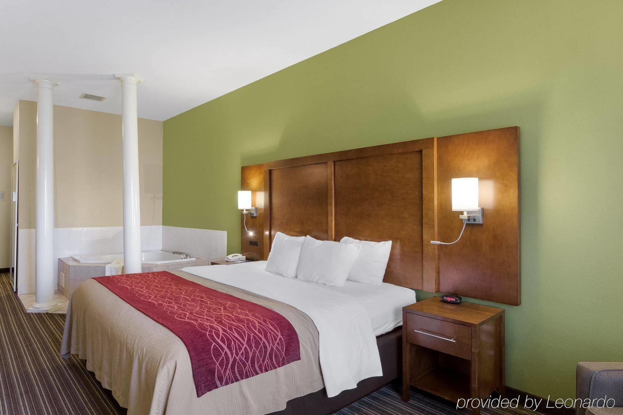 Comfort Inn & Suites Fayetteville-University Area Esterno foto